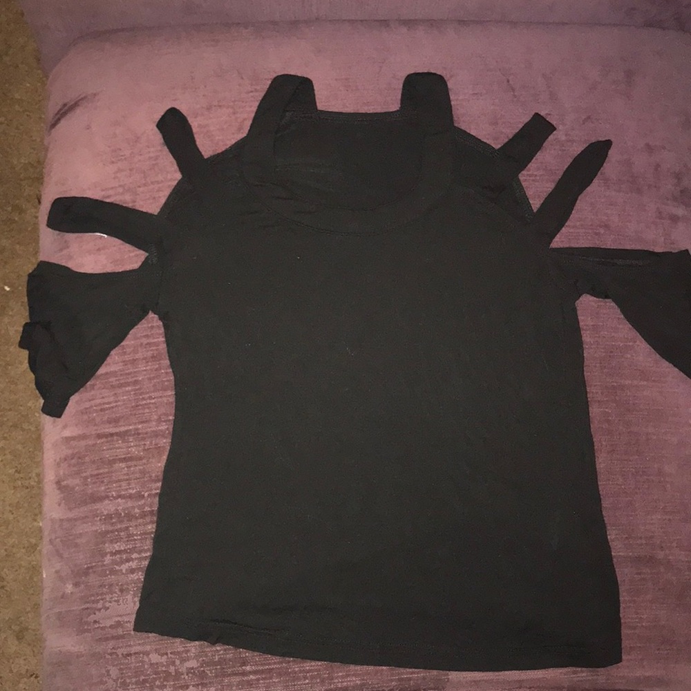 Black cold shoulder cut out sleeve top